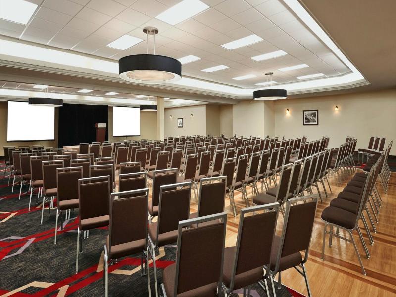 Four Points By Sheraton Edmonton South Екстер'єр фото