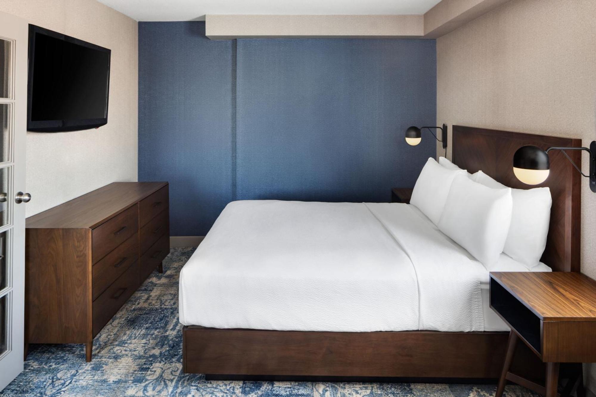 Four Points By Sheraton Edmonton South Екстер'єр фото