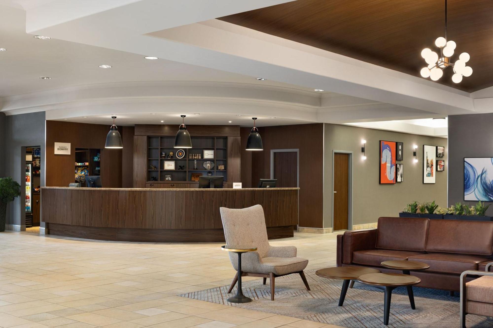 Four Points By Sheraton Edmonton South Екстер'єр фото