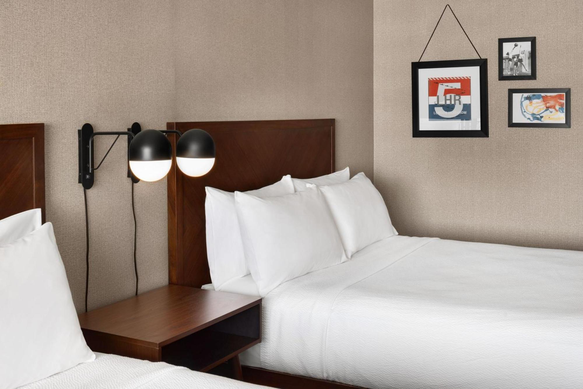Four Points By Sheraton Edmonton South Екстер'єр фото
