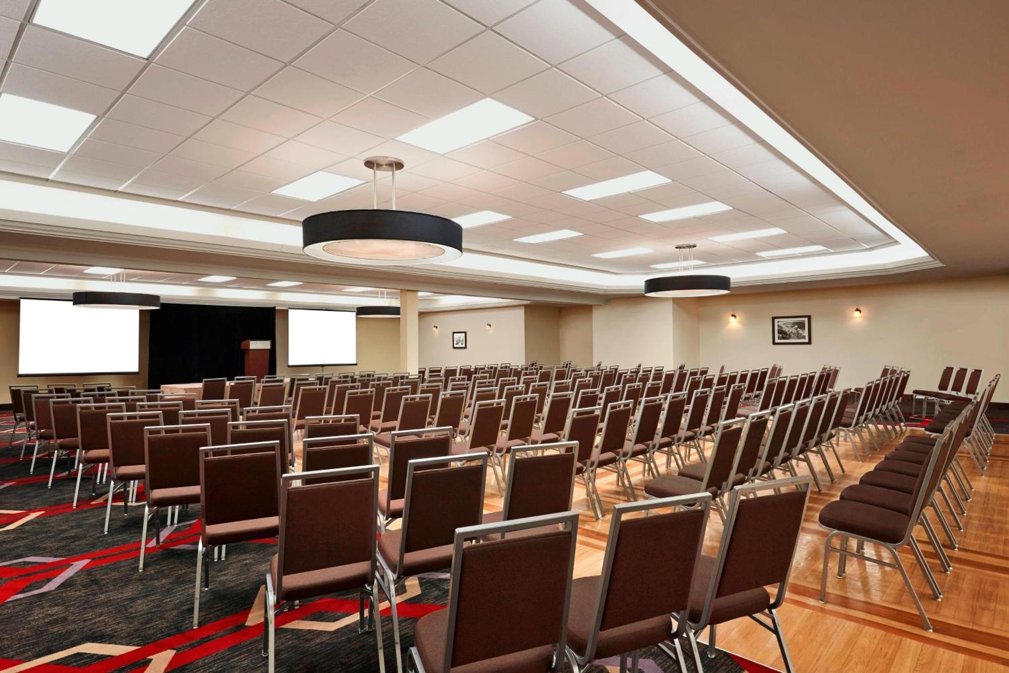 Four Points By Sheraton Edmonton South Екстер'єр фото