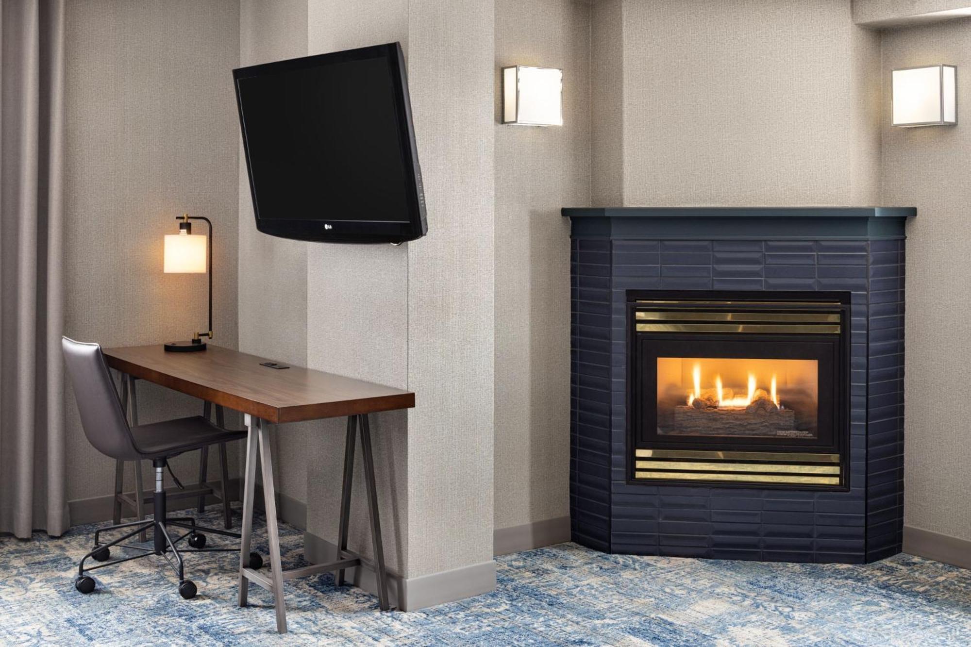 Four Points By Sheraton Edmonton South Екстер'єр фото