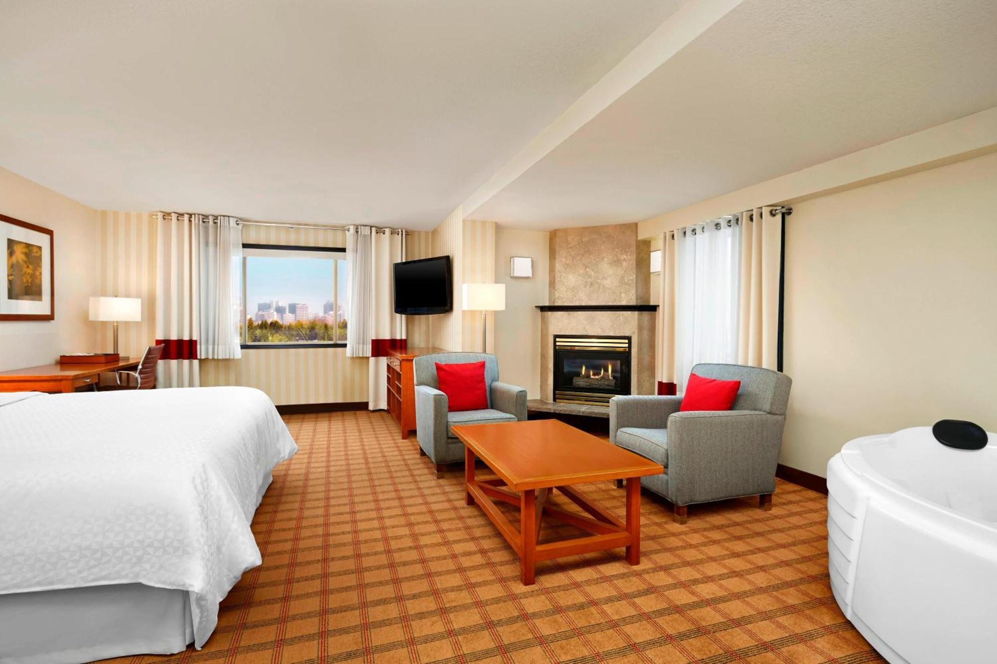 Four Points By Sheraton Edmonton South Екстер'єр фото