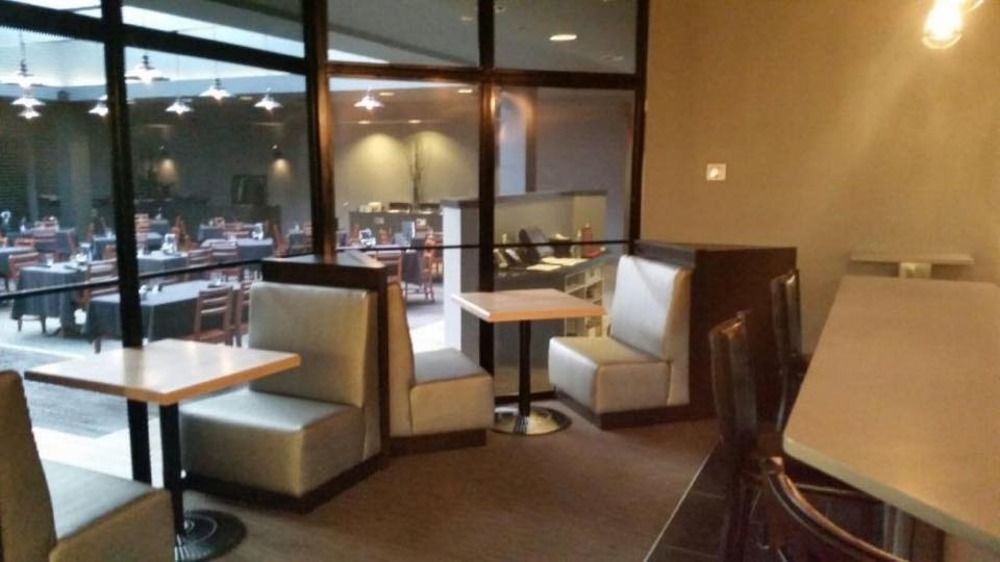 Four Points By Sheraton Edmonton South Екстер'єр фото