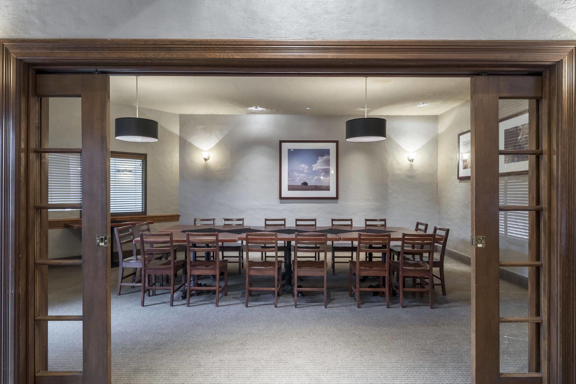Four Points By Sheraton Edmonton South Екстер'єр фото